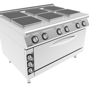 Cooker with oven